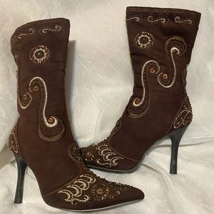 Anne Michelle Sz. 8.5 Boho embroidered boot